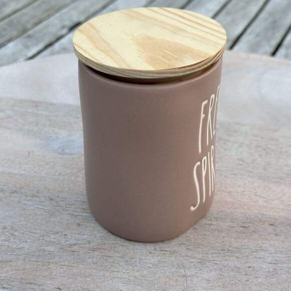 Rae Dunn Candle FREE SPIRIT Palm Dessert 8.7oz Etched Ceramic Jar NEW Khaki Cute - Picture 8 of 11